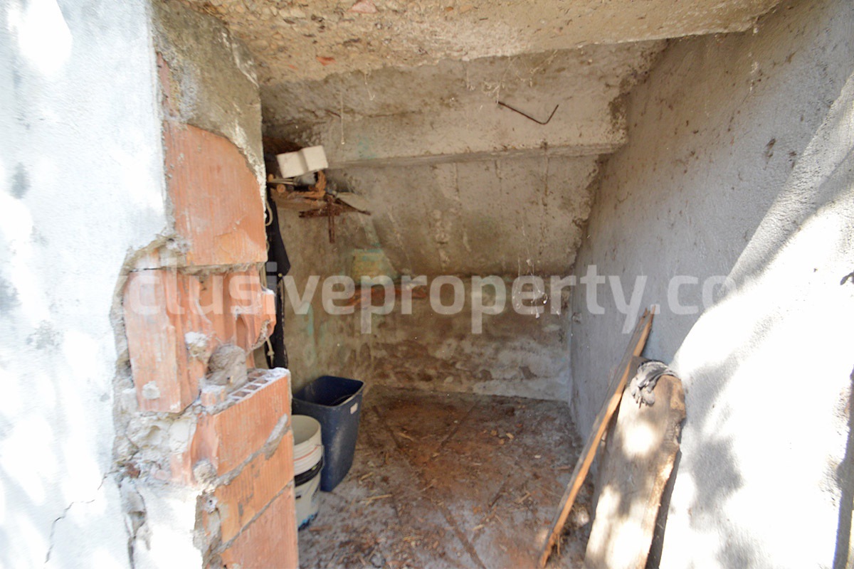 Country House with Olive Grove - Garage and Panoramic Terrace for Sale in Trivento - Molise - Italy