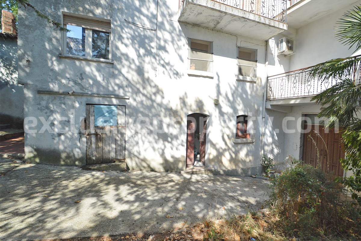 Country House with Olive Grove - Garage and Panoramic Terrace for Sale in Trivento - Molise - Italy