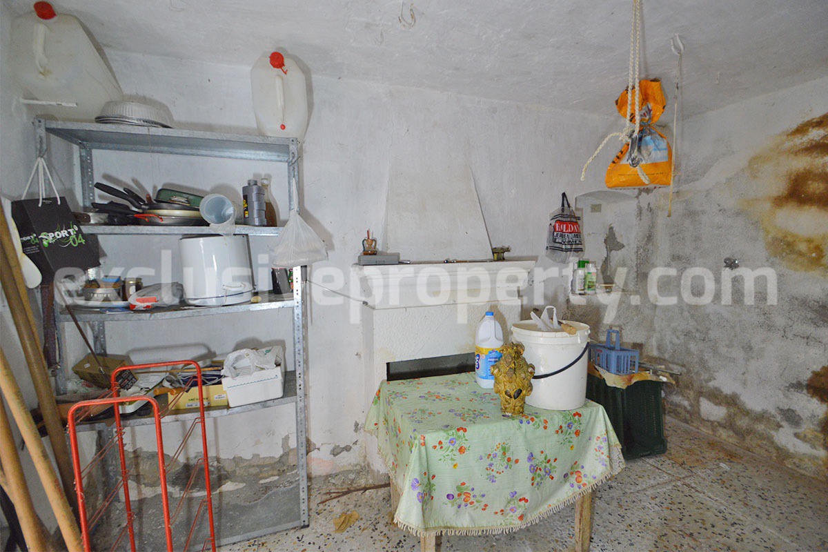 Country House with Olive Grove - Garage and Panoramic Terrace for Sale in Trivento - Molise - Italy