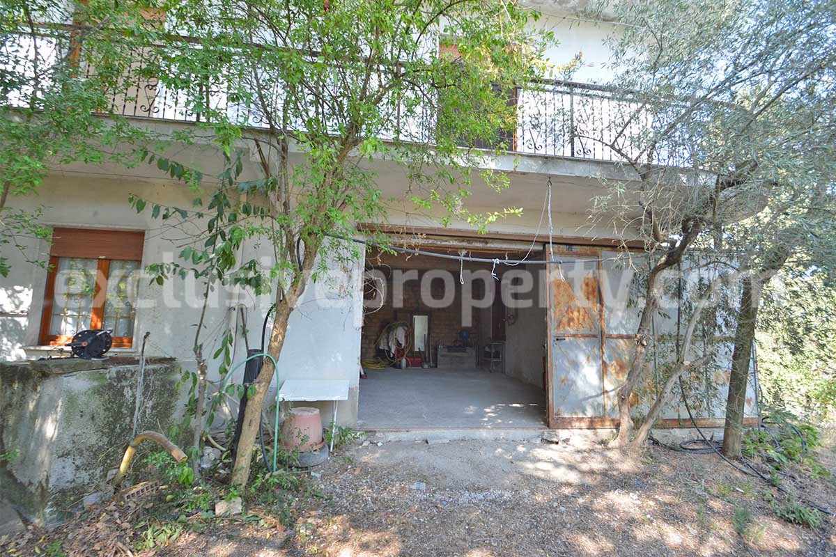 Country House with Olive Grove - Garage and Panoramic Terrace for Sale in Trivento - Molise - Italy