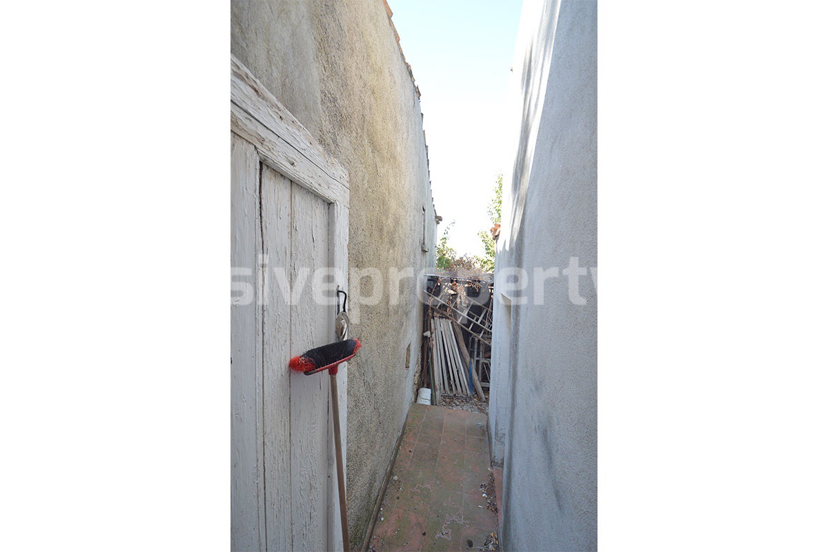 Country House with Olive Grove - Garage and Panoramic Terrace for Sale in Trivento - Molise - Italy