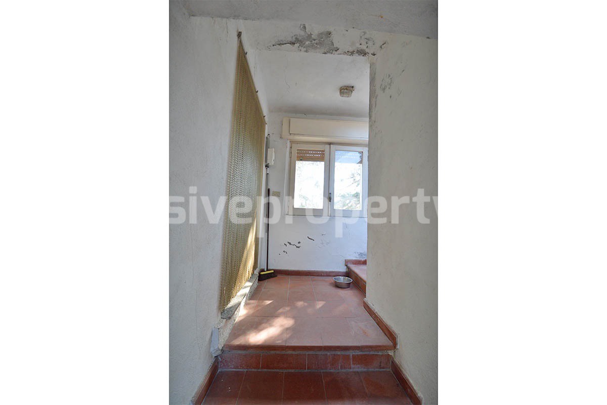 Country House with Olive Grove - Garage and Panoramic Terrace for Sale in Trivento - Molise - Italy