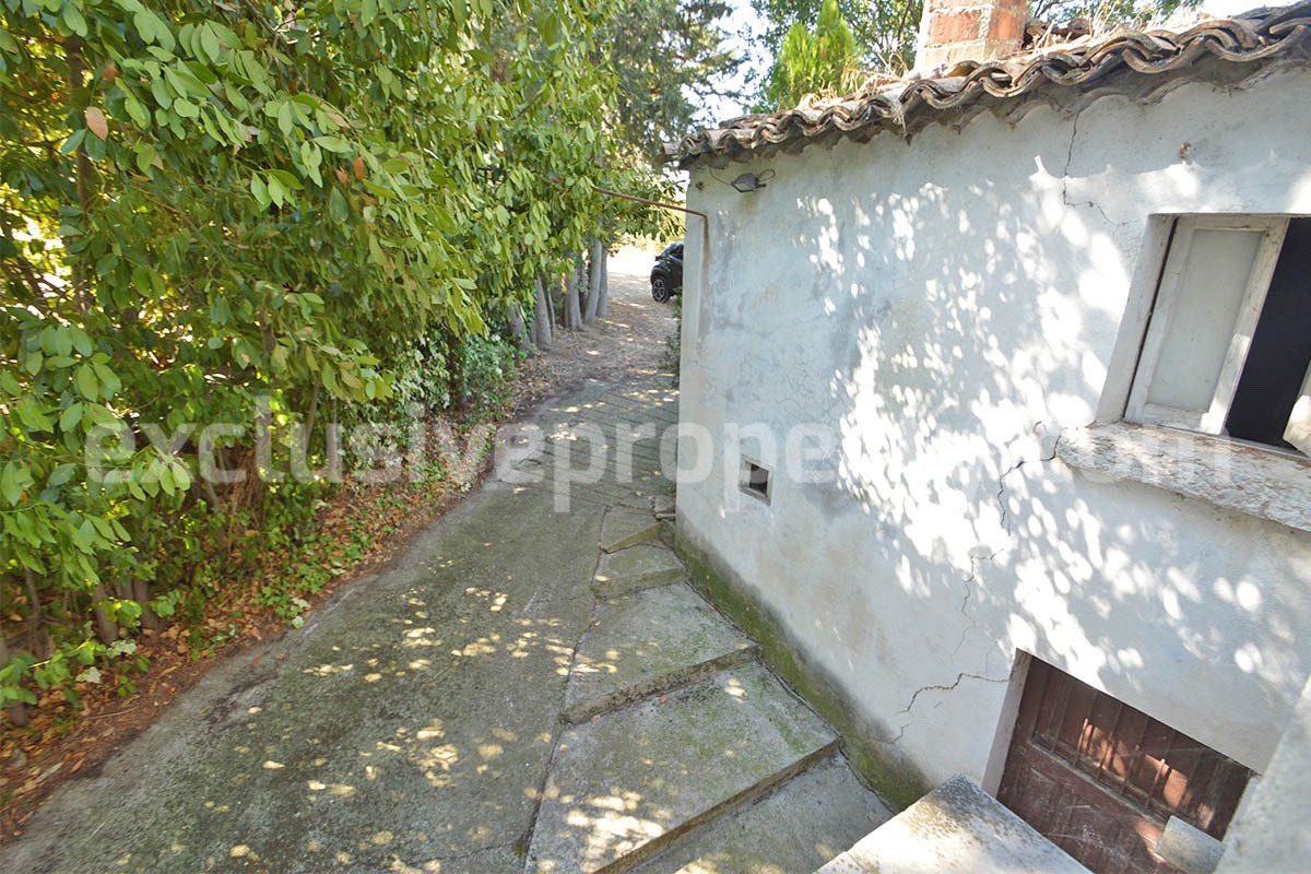 Country House with Olive Grove - Garage and Panoramic Terrace for Sale in Trivento - Molise - Italy