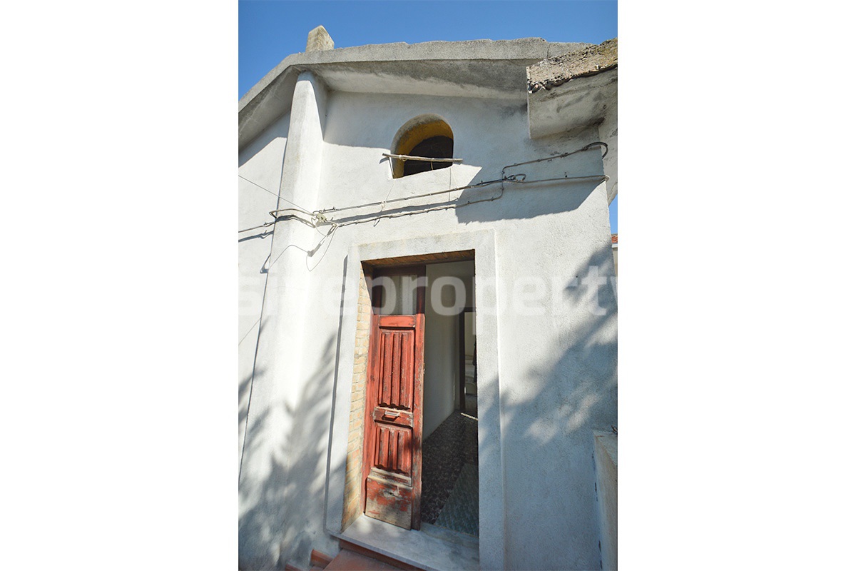 Country House with Olive Grove - Garage and Panoramic Terrace for Sale in Trivento - Molise - Italy