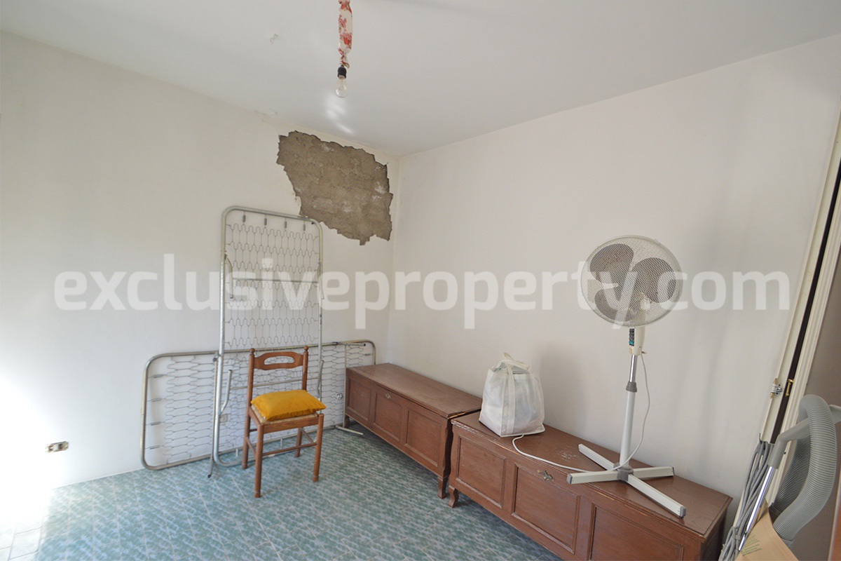 Country House with Olive Grove - Garage and Panoramic Terrace for Sale in Trivento - Molise - Italy