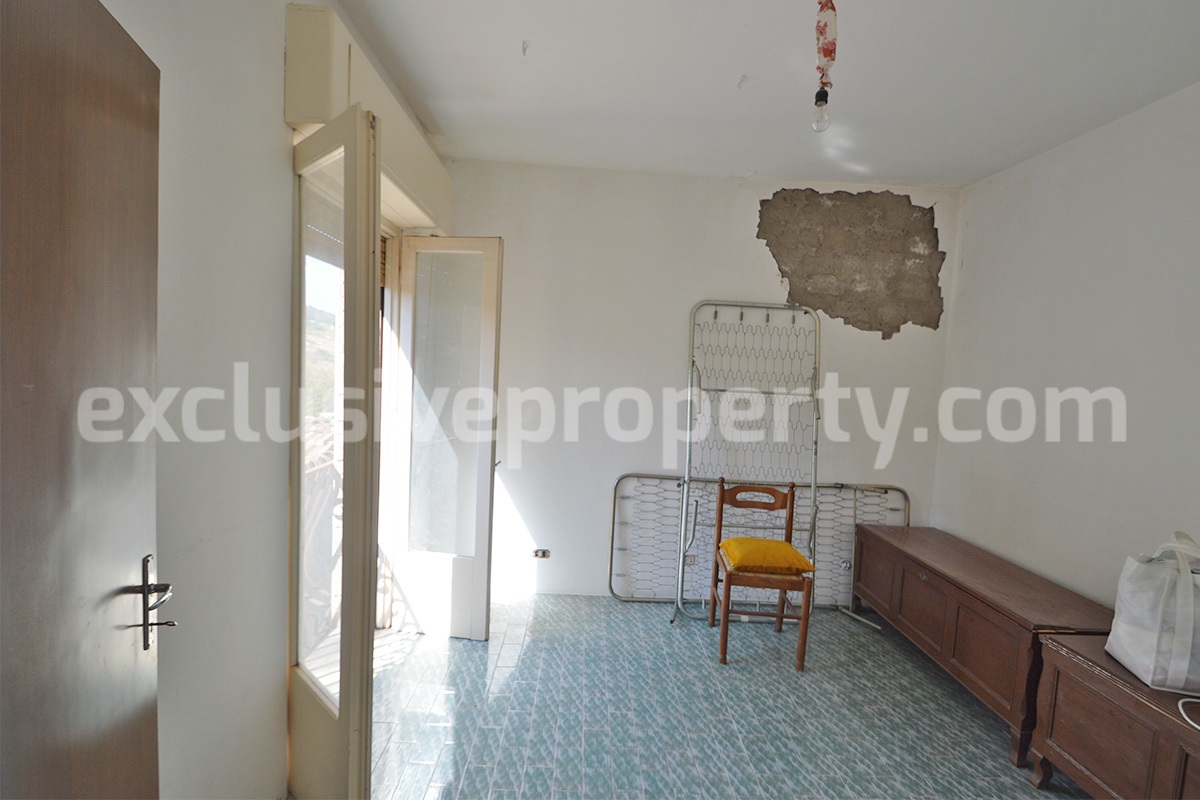 Country House with Olive Grove - Garage and Panoramic Terrace for Sale in Trivento - Molise - Italy