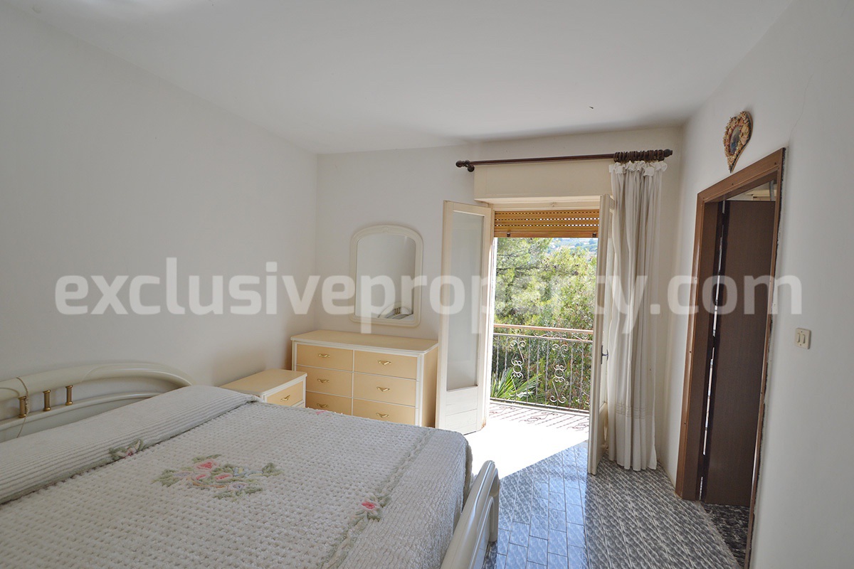 Country House with Olive Grove - Garage and Panoramic Terrace for Sale in Trivento - Molise - Italy