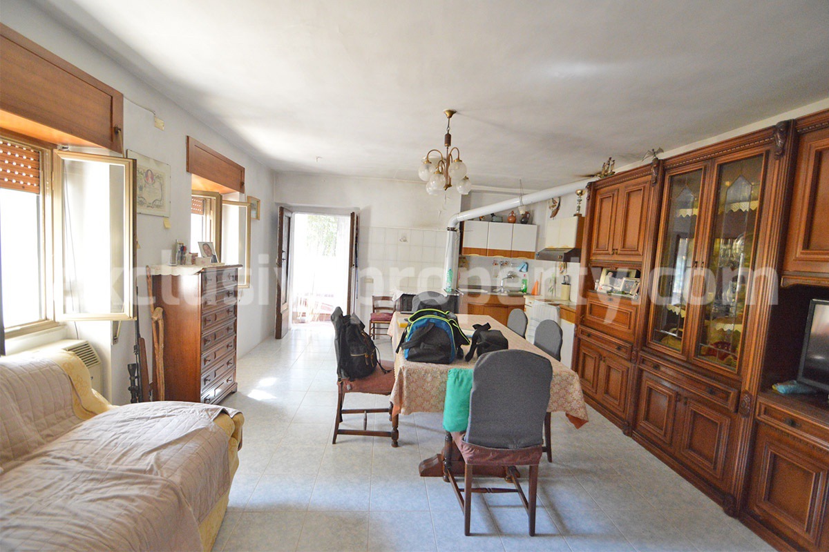 Country House with Olive Grove - Garage and Panoramic Terrace for Sale in Trivento - Molise - Italy
