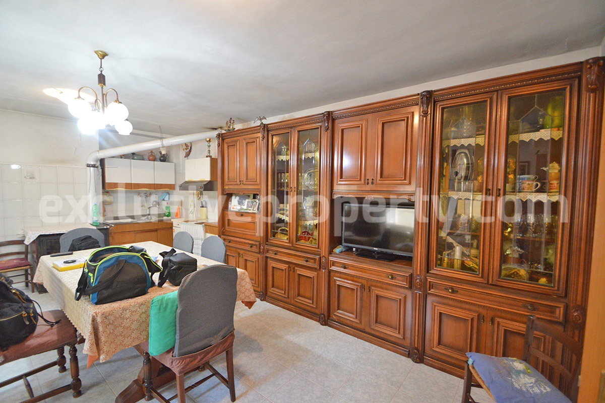 Country House with Olive Grove - Garage and Panoramic Terrace for Sale in Trivento - Molise - Italy