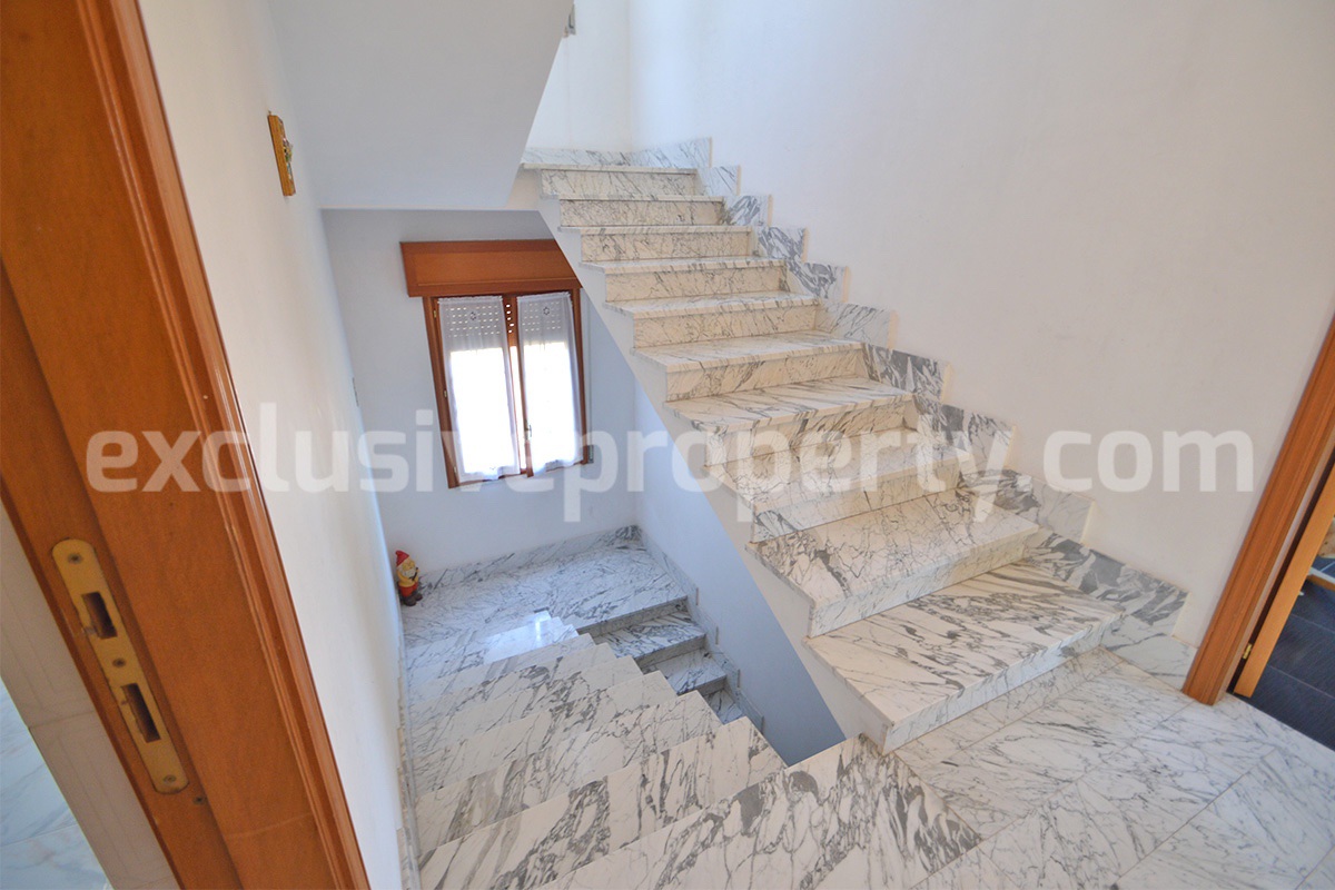 Country House with Olive Grove - Garage and Panoramic Terrace for Sale in Trivento - Molise - Italy