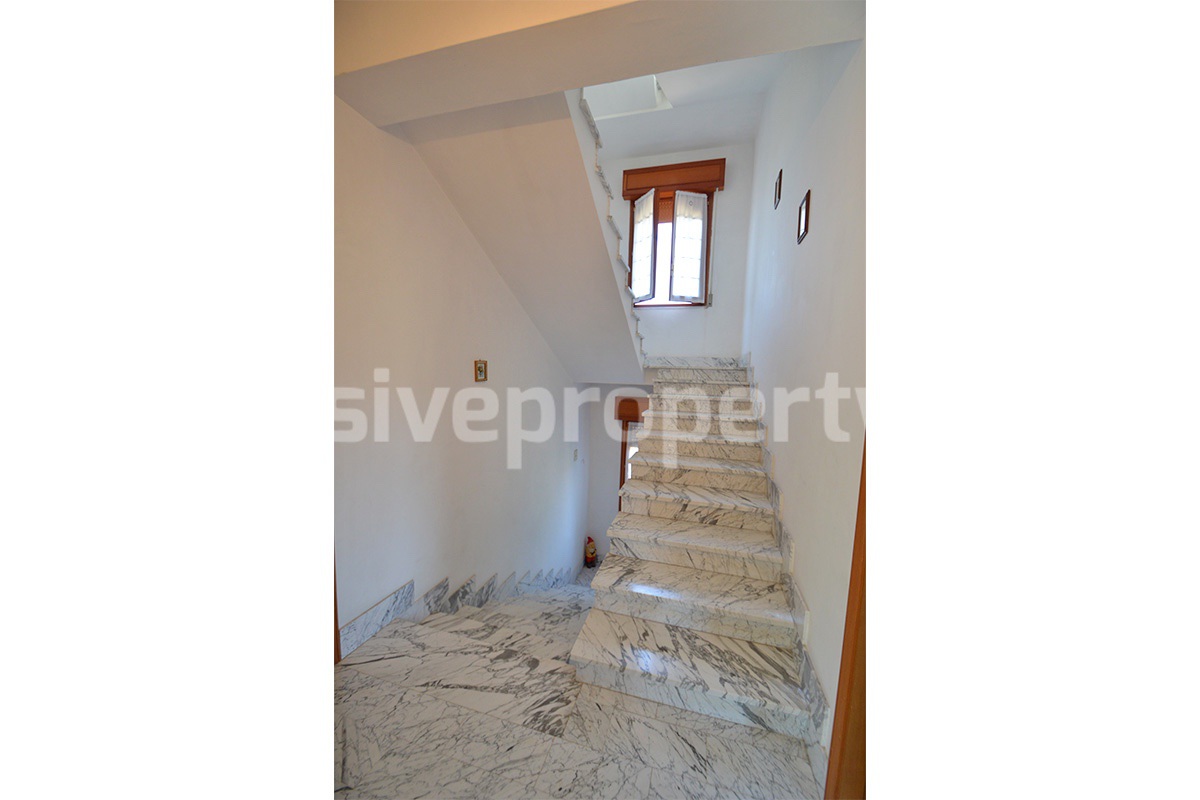 Country House with Olive Grove - Garage and Panoramic Terrace for Sale in Trivento - Molise - Italy