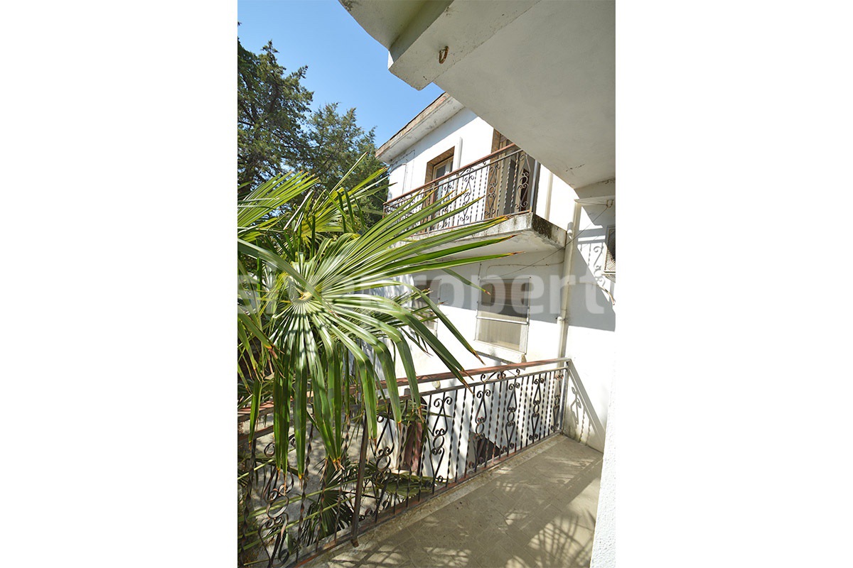 Country House with Olive Grove - Garage and Panoramic Terrace for Sale in Trivento - Molise - Italy
