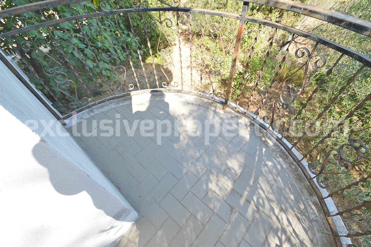 Country House with Olive Grove - Garage and Panoramic Terrace for Sale in Trivento - Molise - Italy