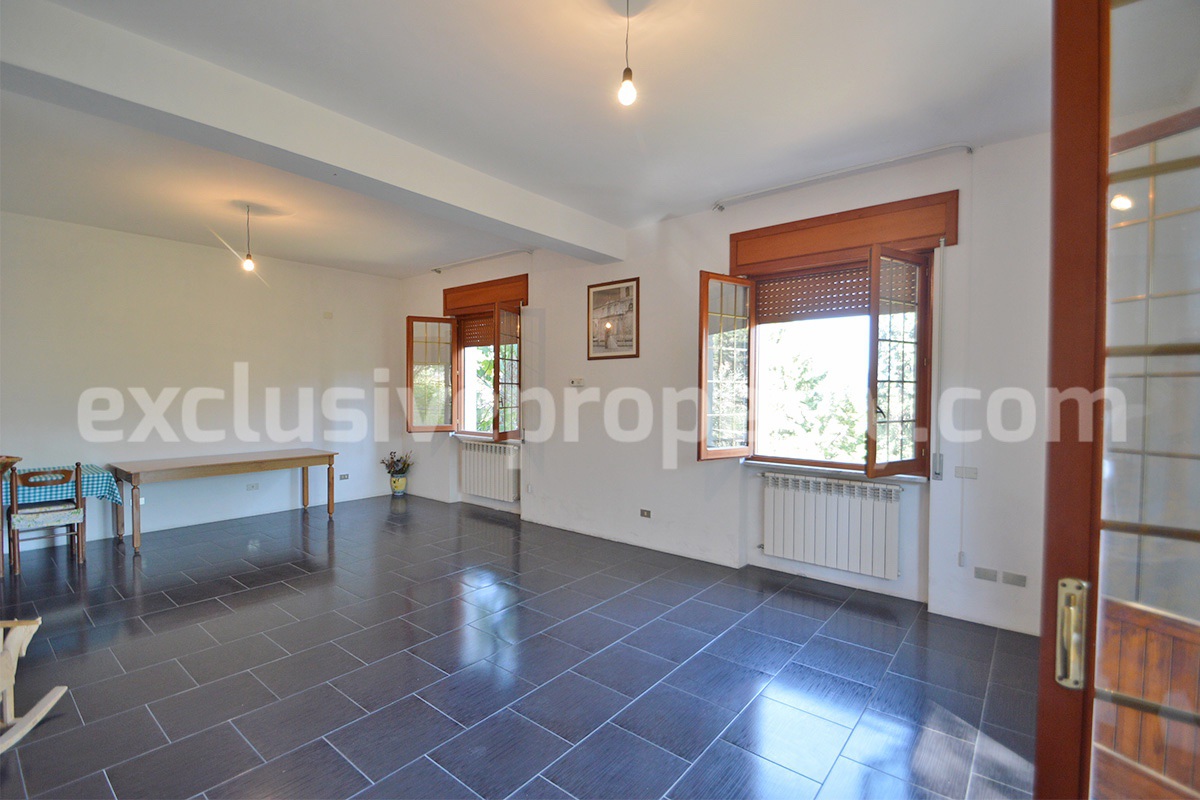 Country House with Olive Grove - Garage and Panoramic Terrace for Sale in Trivento - Molise - Italy