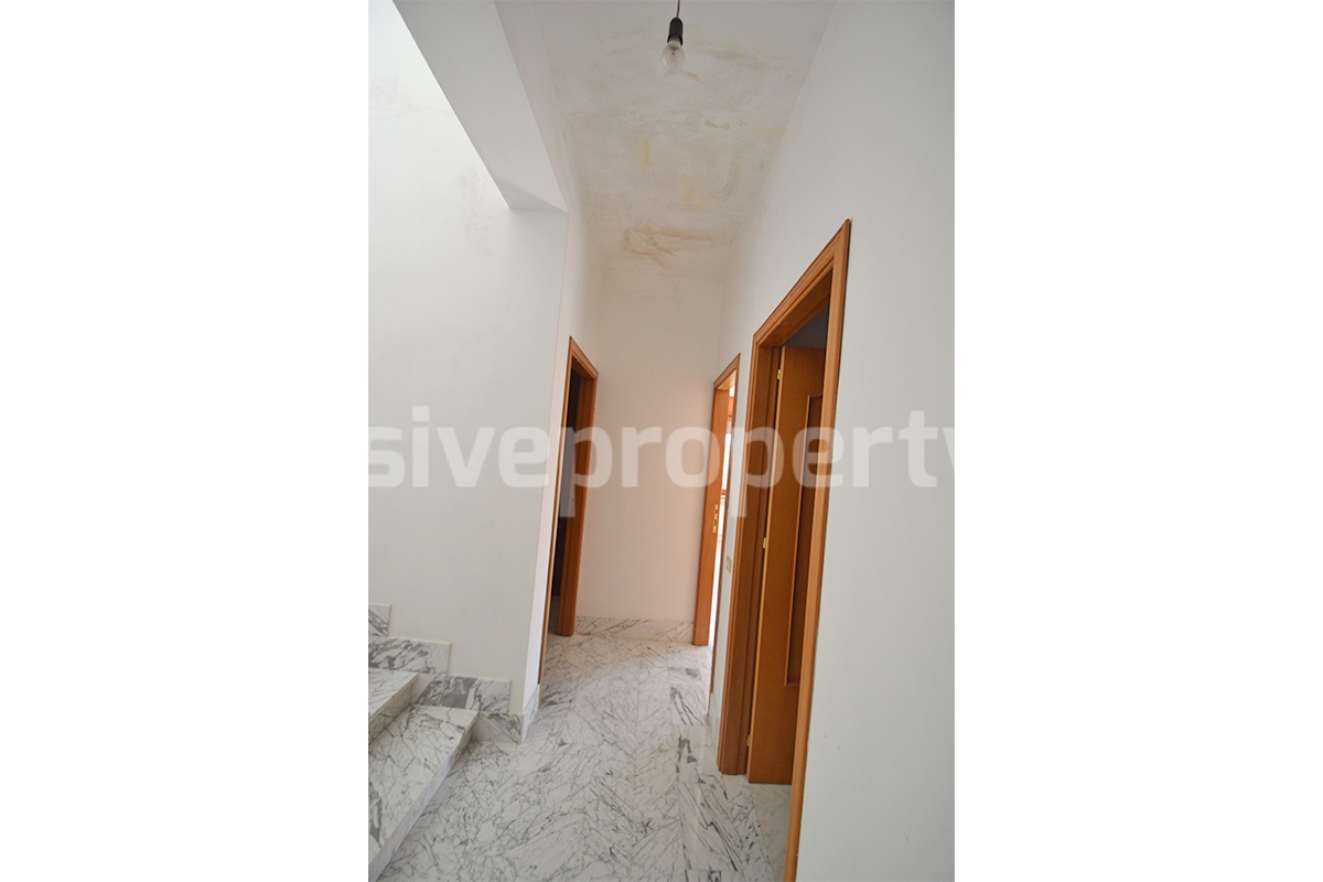 Country House with Olive Grove - Garage and Panoramic Terrace for Sale in Trivento - Molise - Italy