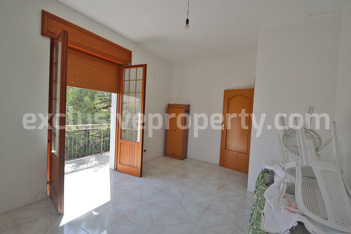 Country House with Olive Grove - Garage and Panoramic Terrace for Sale in Trivento - Molise - Italy