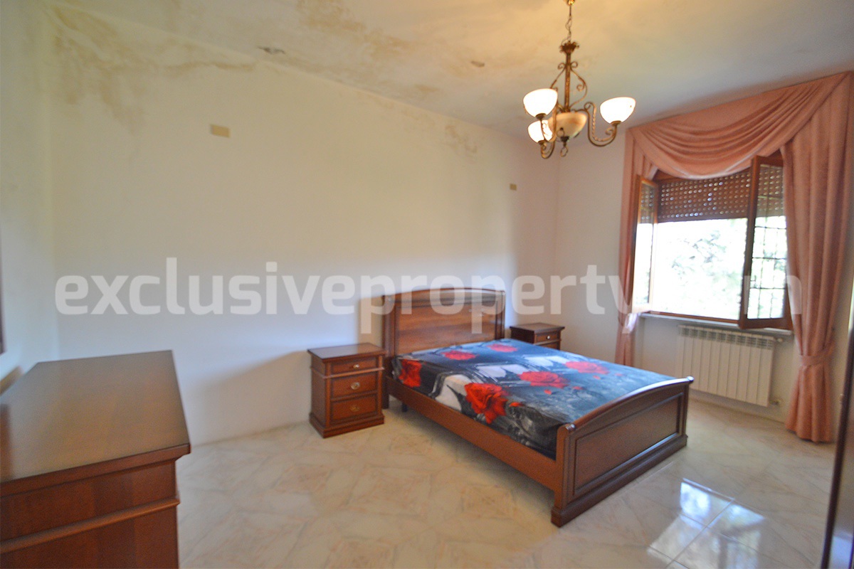 Country House with Olive Grove - Garage and Panoramic Terrace for Sale in Trivento - Molise - Italy