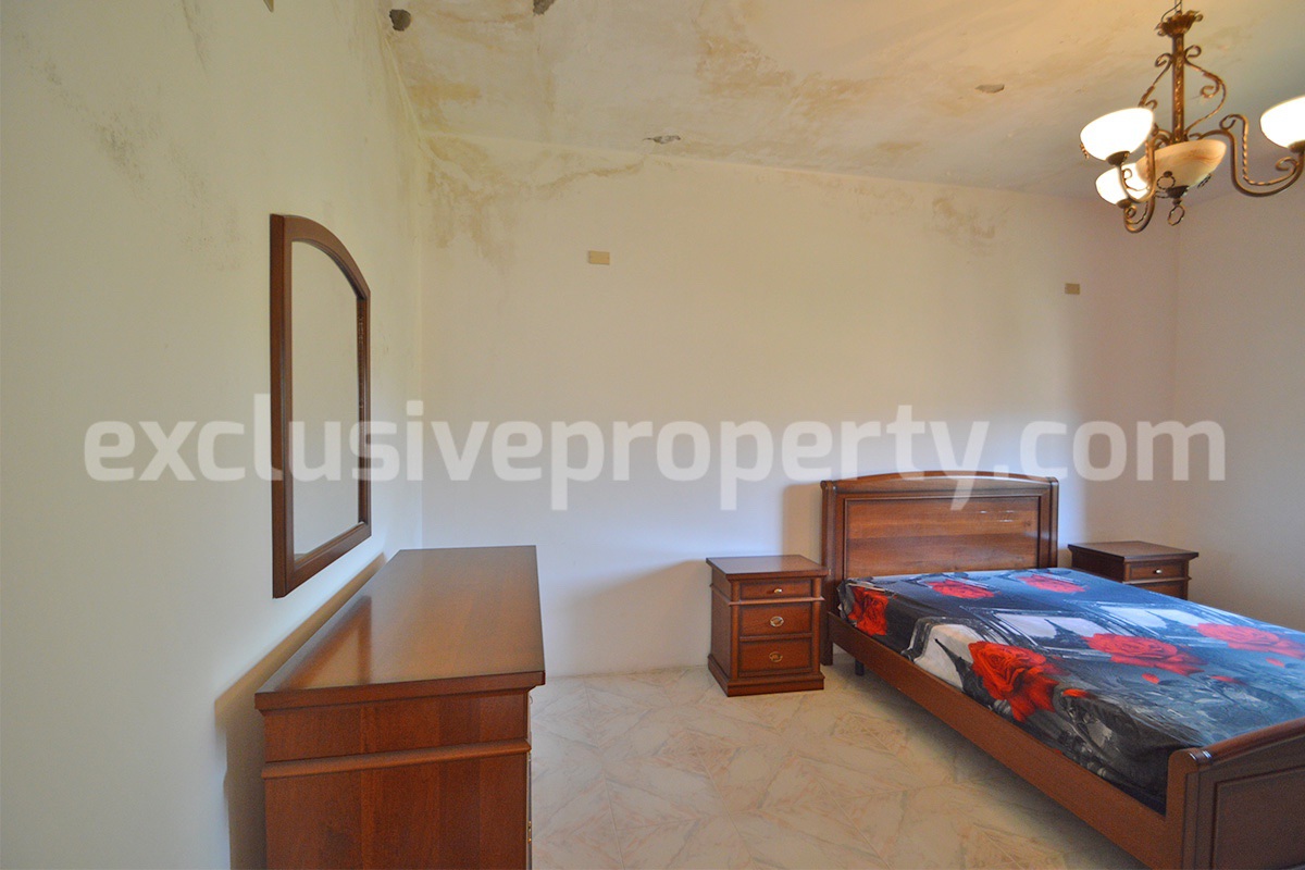 Country House with Olive Grove - Garage and Panoramic Terrace for Sale in Trivento - Molise - Italy