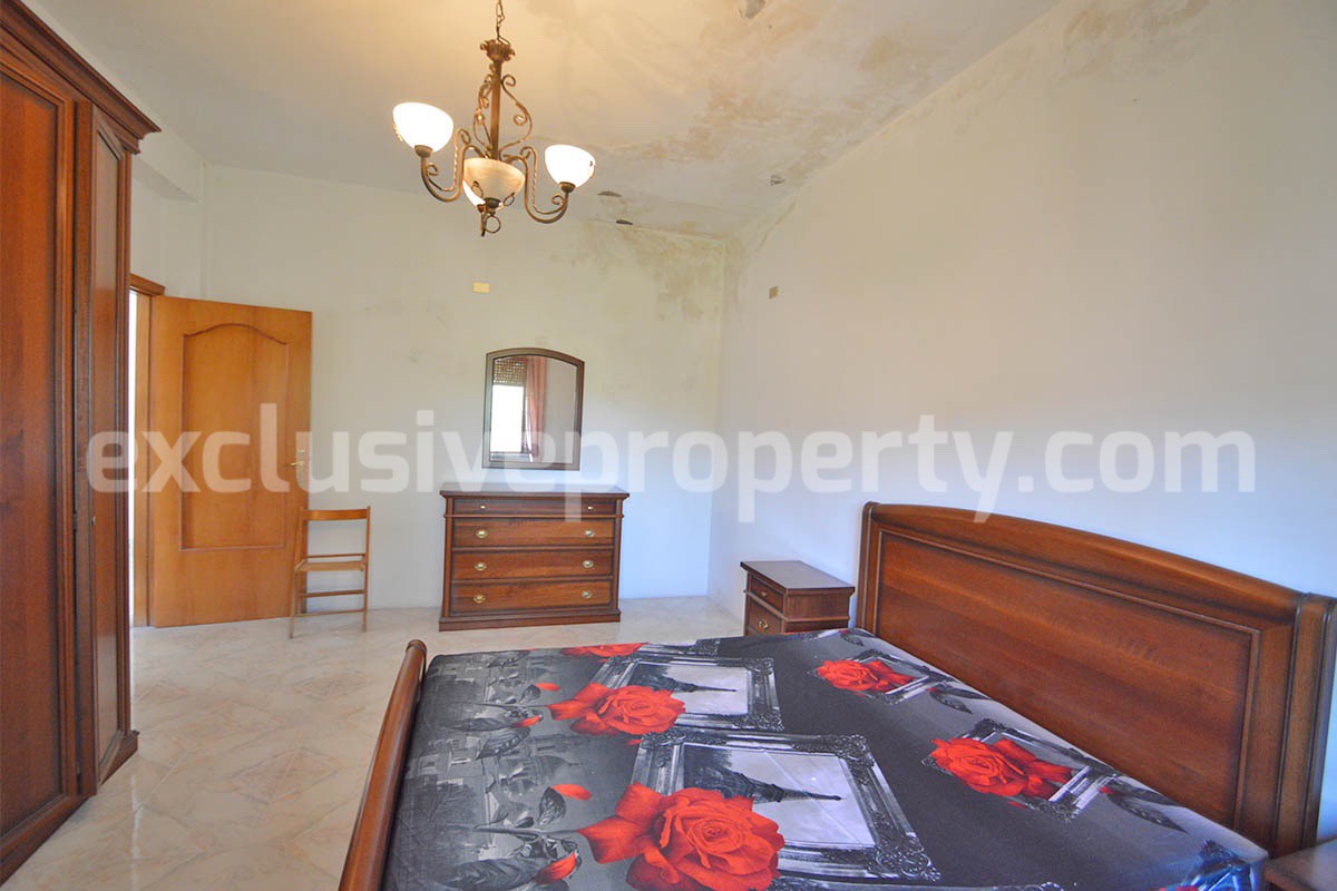 Country House with Olive Grove - Garage and Panoramic Terrace for Sale in Trivento - Molise - Italy
