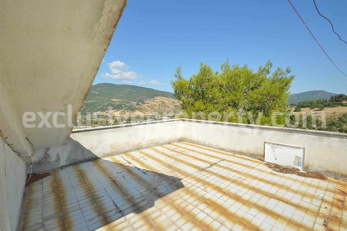 Country House with Olive Grove - Garage and Panoramic Terrace for Sale in Trivento - Molise - Italy