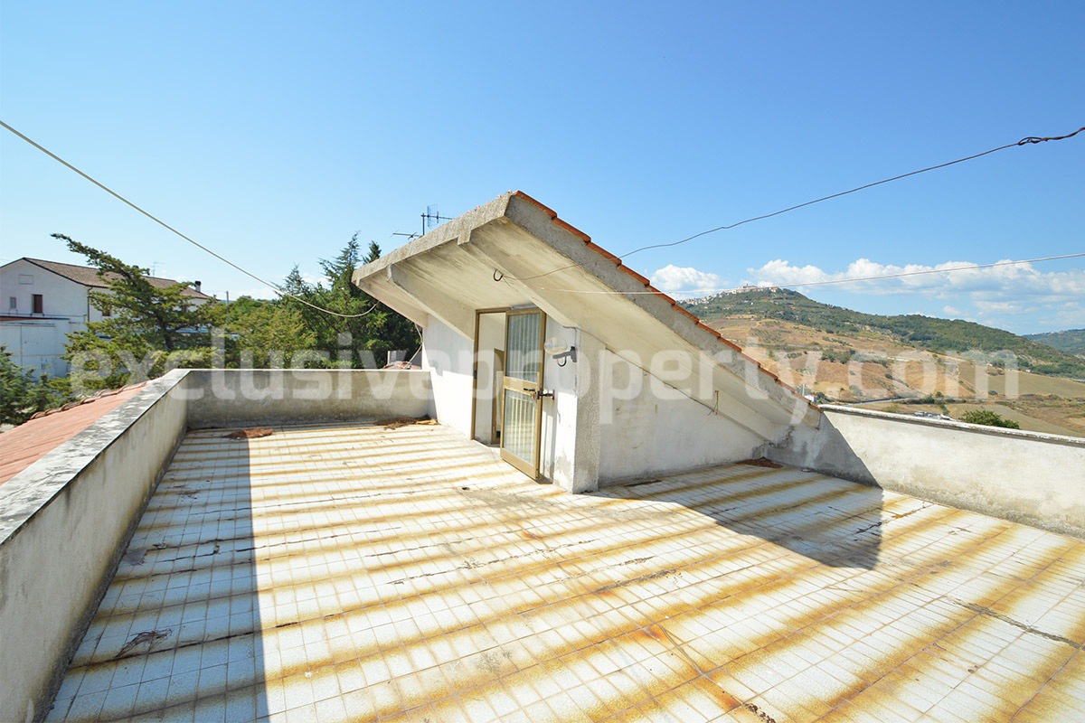 Country House with Olive Grove - Garage and Panoramic Terrace for Sale in Trivento - Molise - Italy