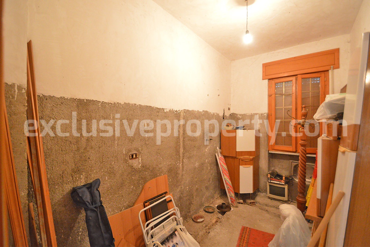 Country House with Olive Grove - Garage and Panoramic Terrace for Sale in Trivento - Molise - Italy