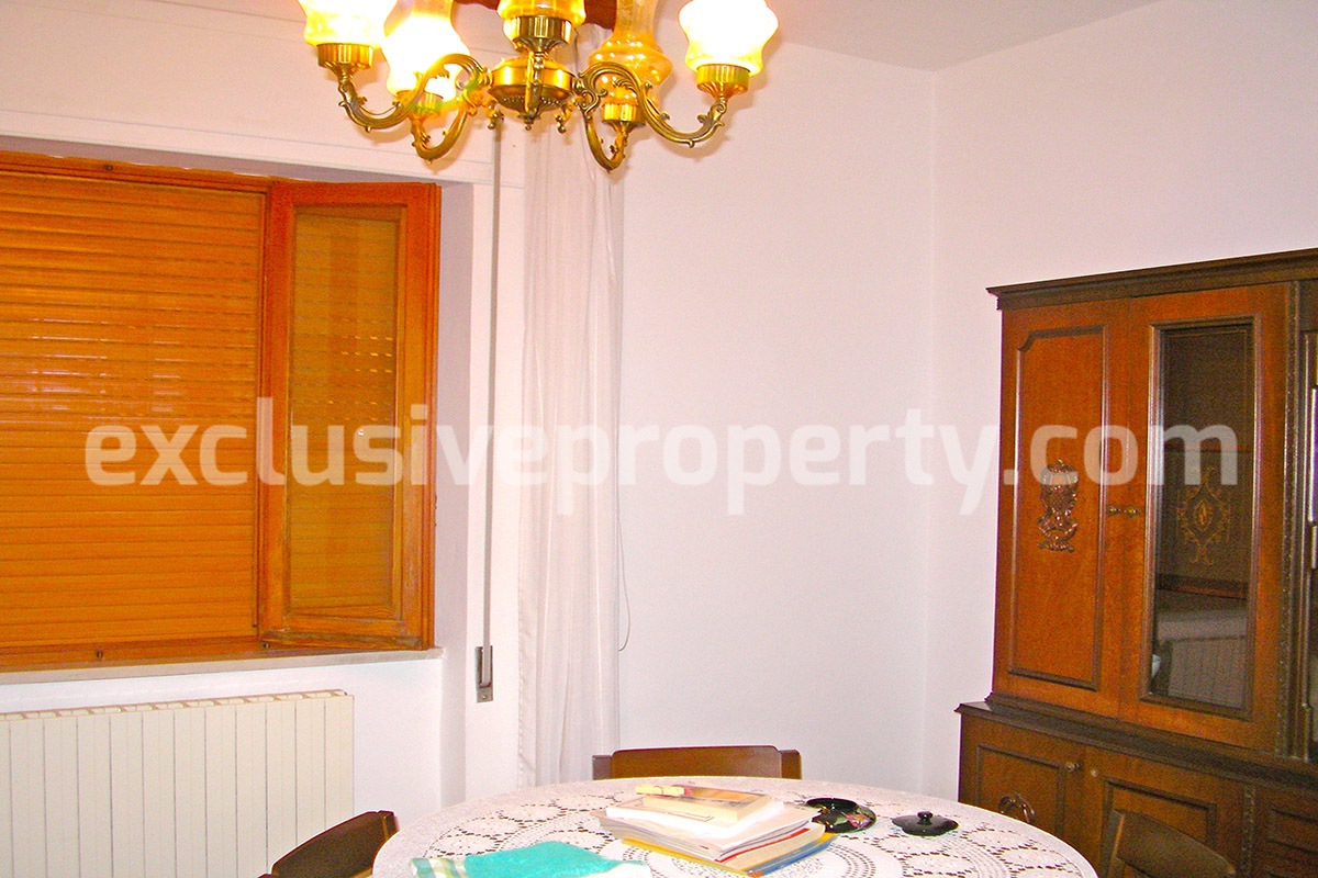 Property with one hectare of land near the for sale lake in Abruzzo 21