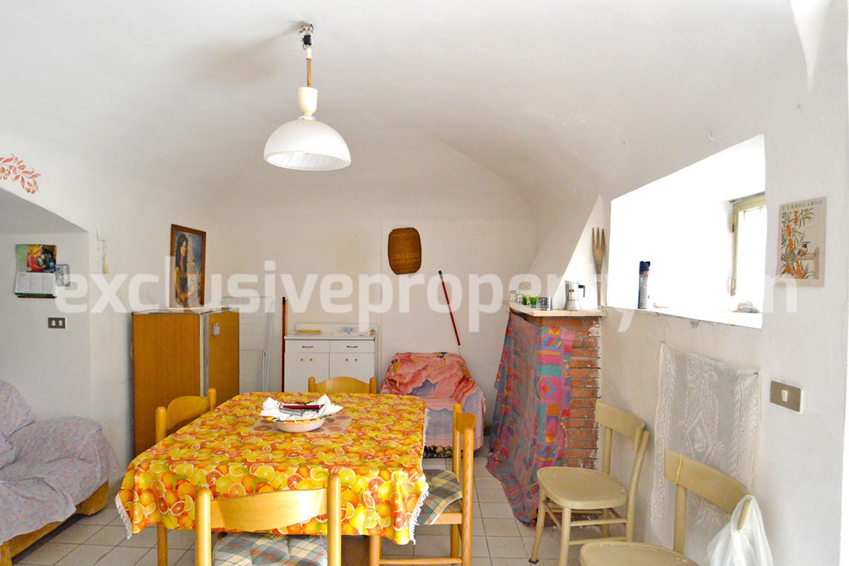 Stone house with outdoor space for sale near the lake in Abruzzo 2