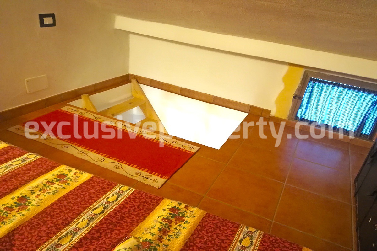 Renovated house with two bedrooms and cellar for sale in Italy 24