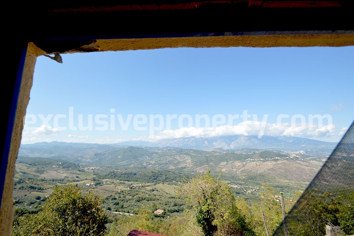 Traditional stone house with mountain view for sale in Abruzzo