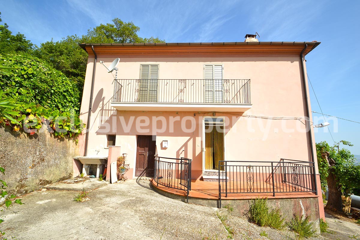 Beautiful renovated house with garden and olive trees for sale in Abruzzo