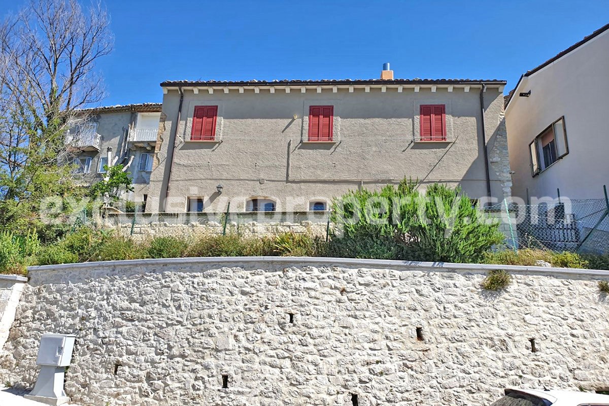 Renovated and furnished house with terrace for sale in Abruzzo - Italy 1