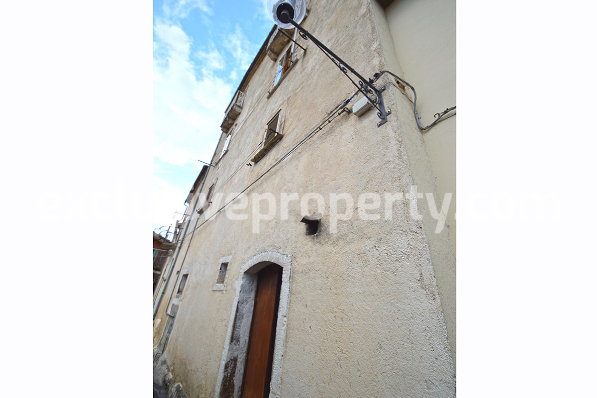 Typical house with panoramic views for sale in Italy - Abruzzo