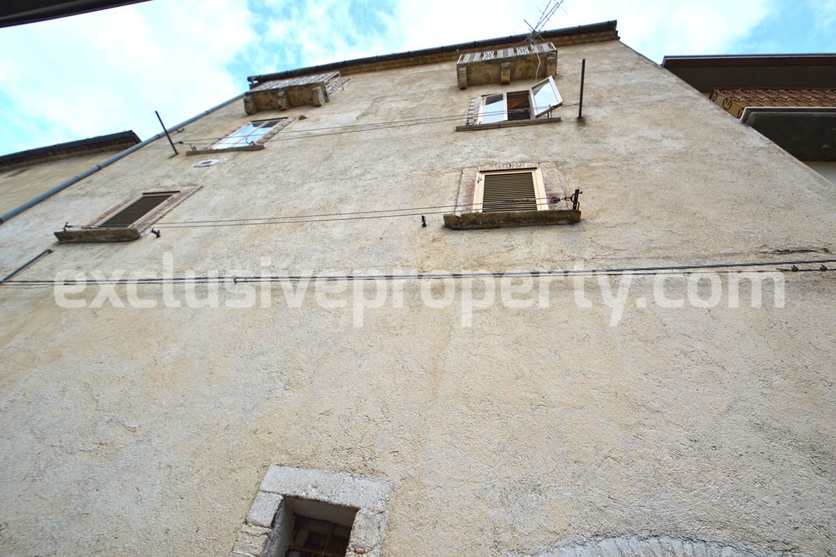 Typical house with panoramic views for sale in Italy - Abruzzo 2