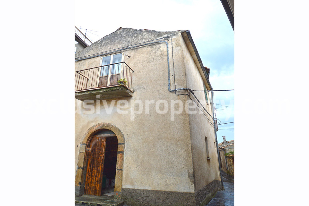 Typical Italian property habitable with cellar for sale in Italy 16