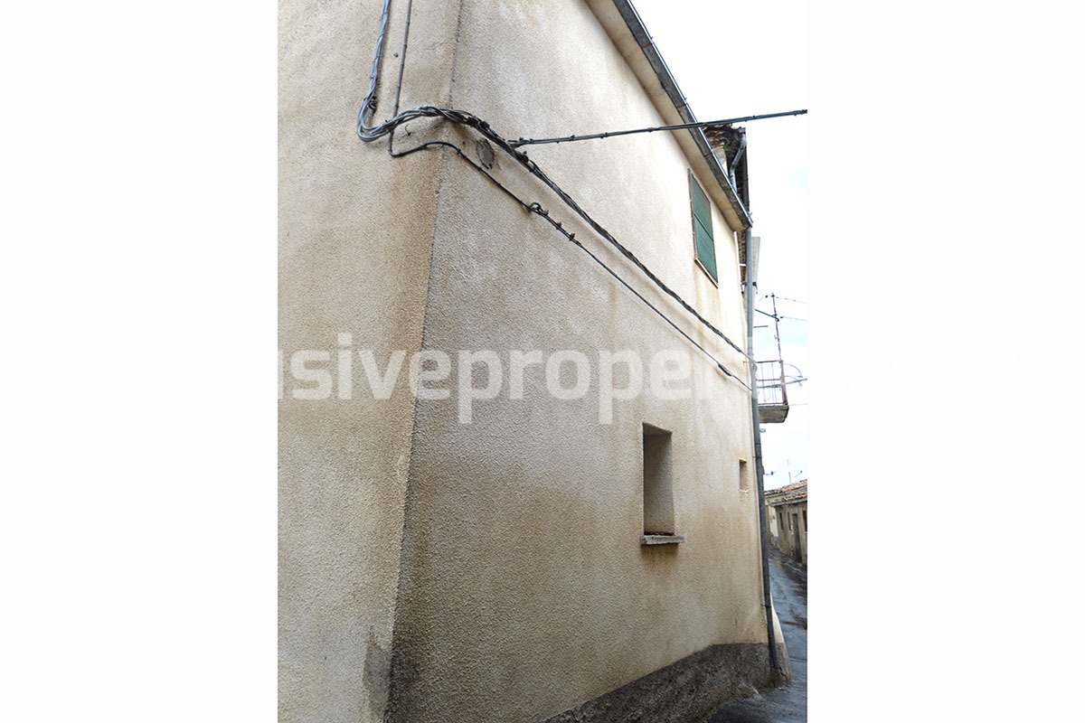 Typical Italian property habitable with cellar for sale in Italy 17