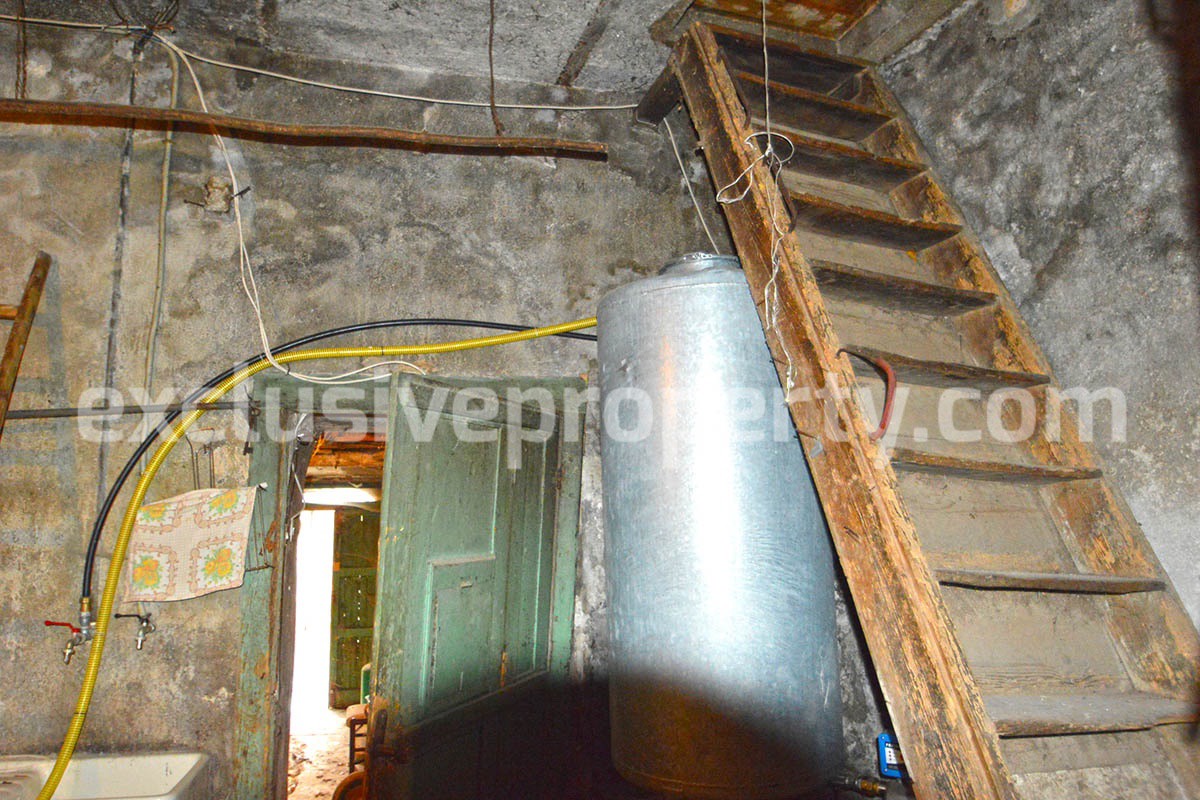 Typical Italian property habitable with cellar for sale in Italy 21