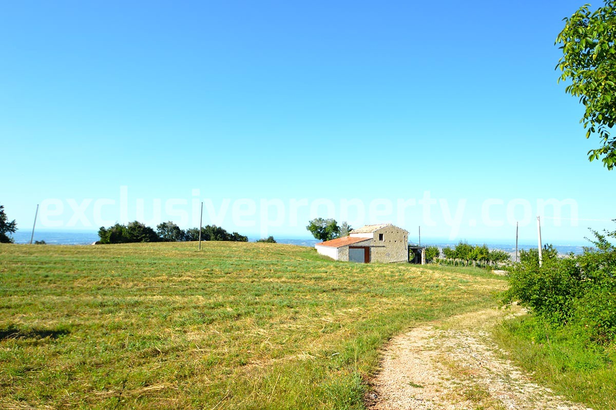 Ancient stone property with 6 hectares of land for sale in Abruzzo - Italy 2