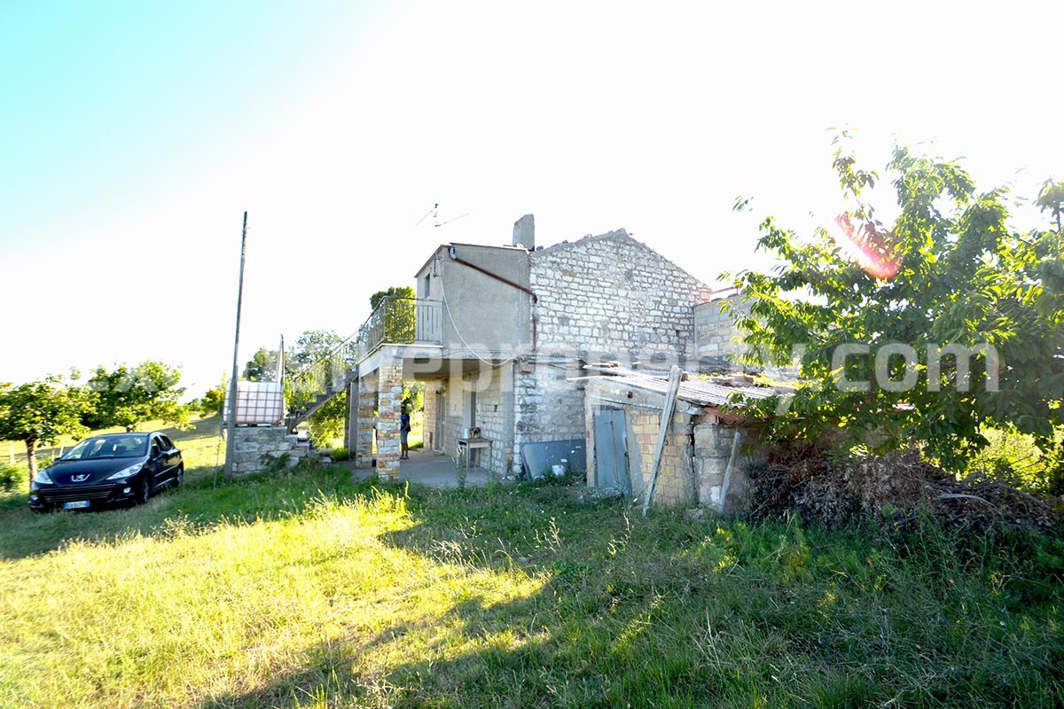 Ancient stone property with 6 hectares of land for sale in Abruzzo - Italy 8