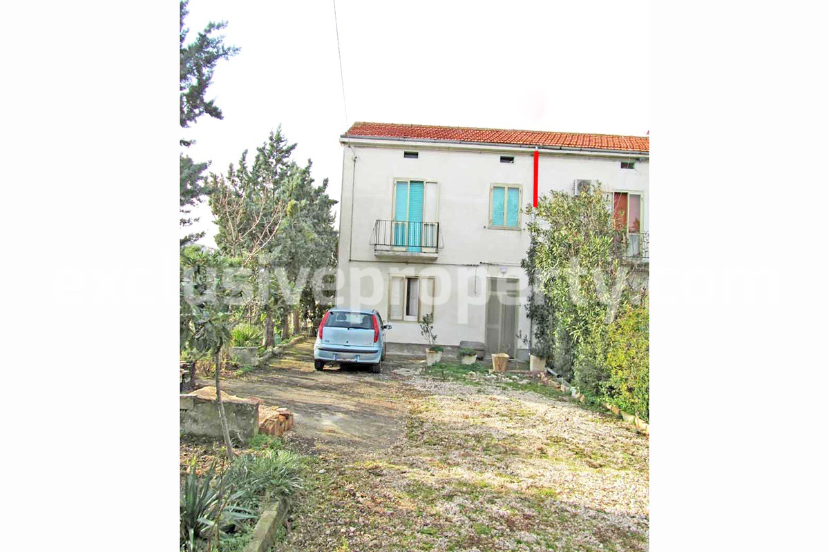 House with habitable garden for sale in Abruzzo - Italy 2