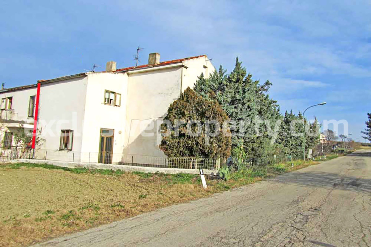 House with habitable garden for sale in Abruzzo - Italy 3