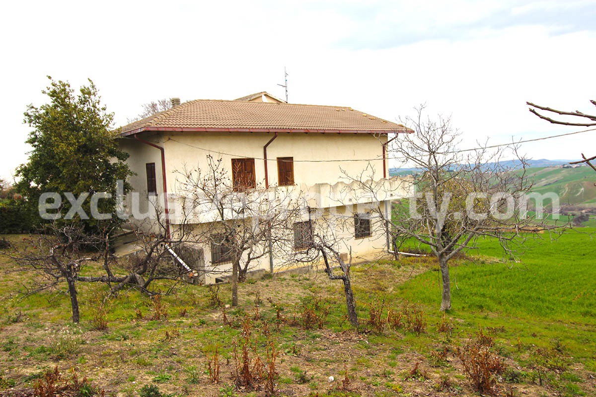 House surrounded by nature just 20 km from the sea for sale in Italy