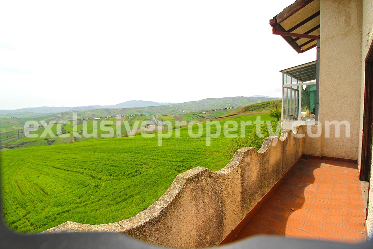 House surrounded by nature just 20 km from the sea for sale in Italy 12