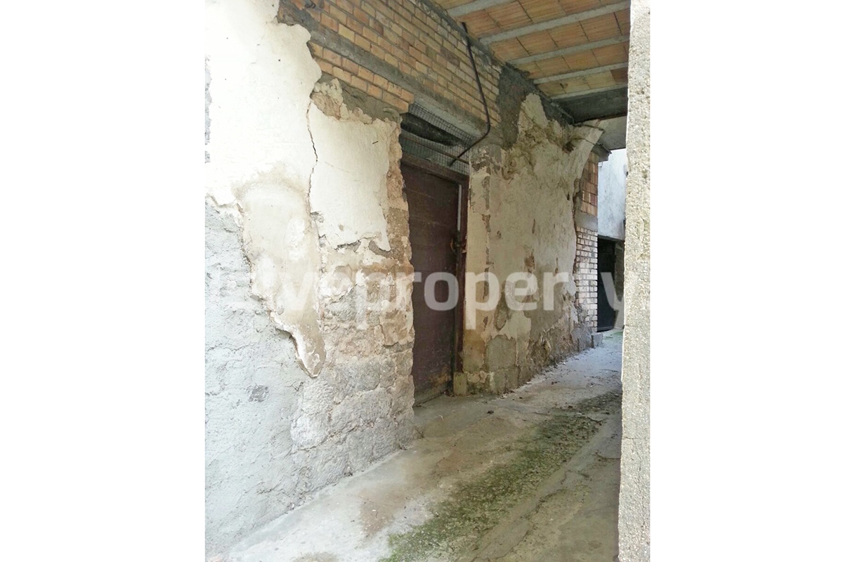 Village house with low cost cellar for sale in Italy 20