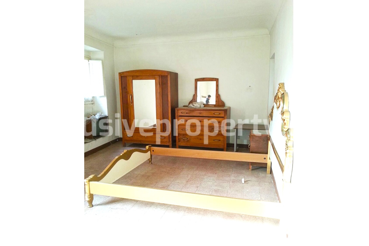 Village house with low cost cellar for sale in Italy 15