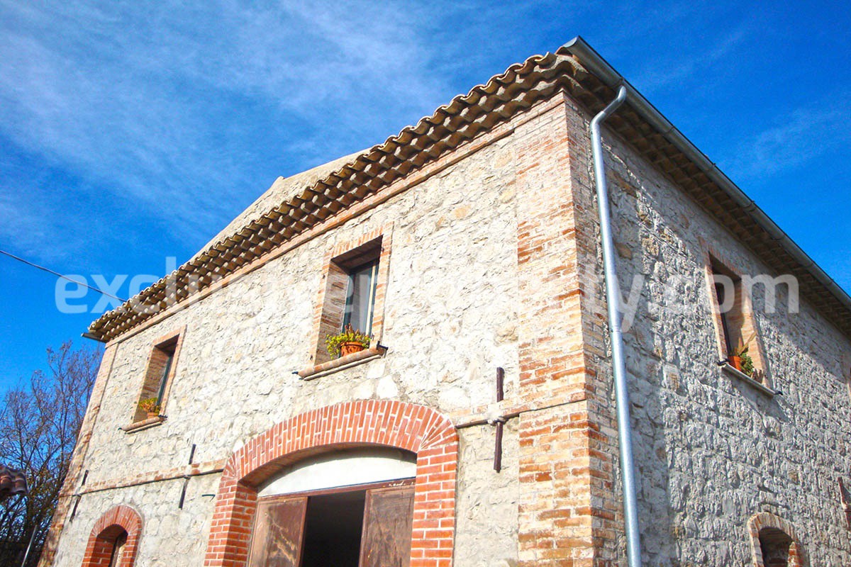 Ancient country house completely renovated for sale in Abruzzo 5