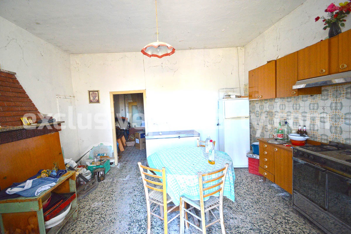 Rural country house to renovate with terrace and land for sale in Abruzzo 5