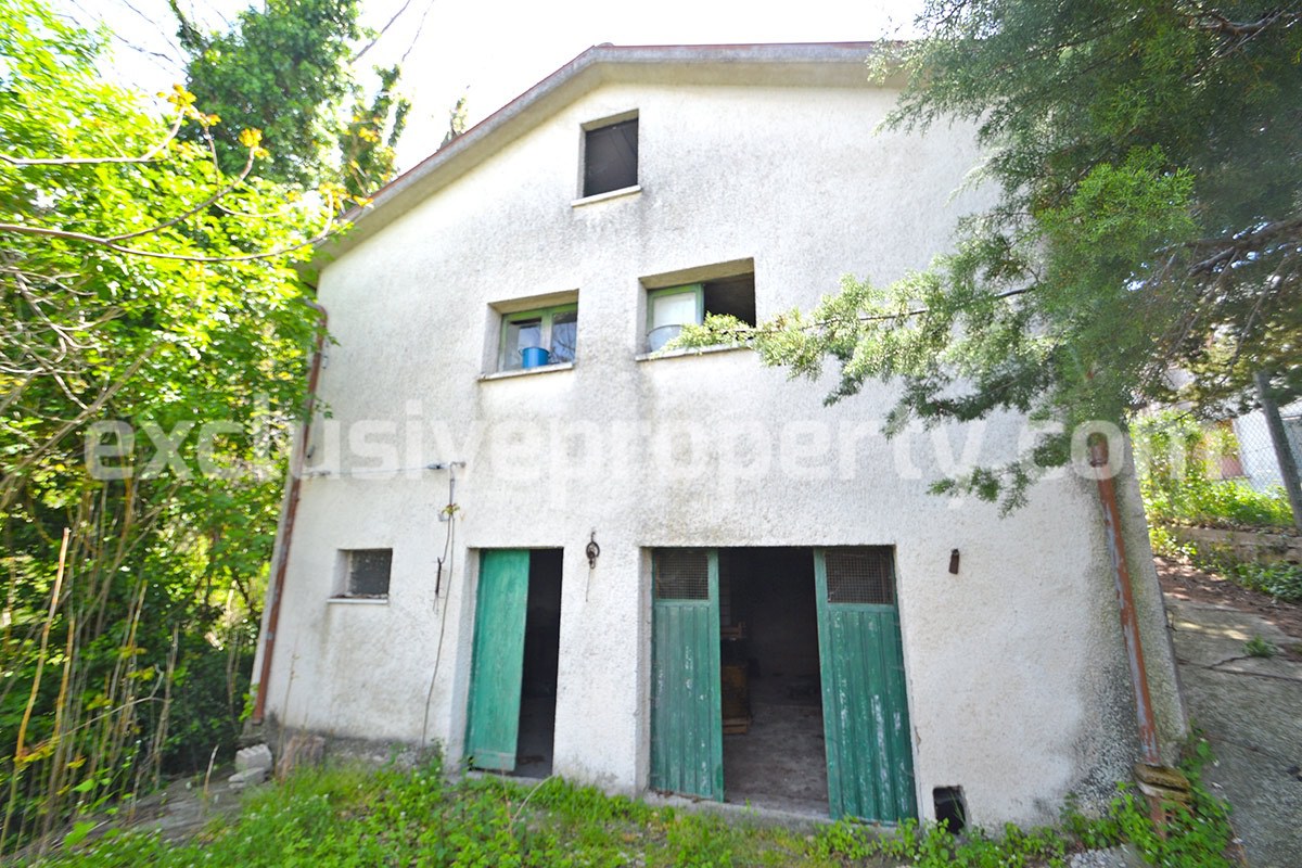 Country house surrounded by greenery with hilly views  for sale in Molise 1