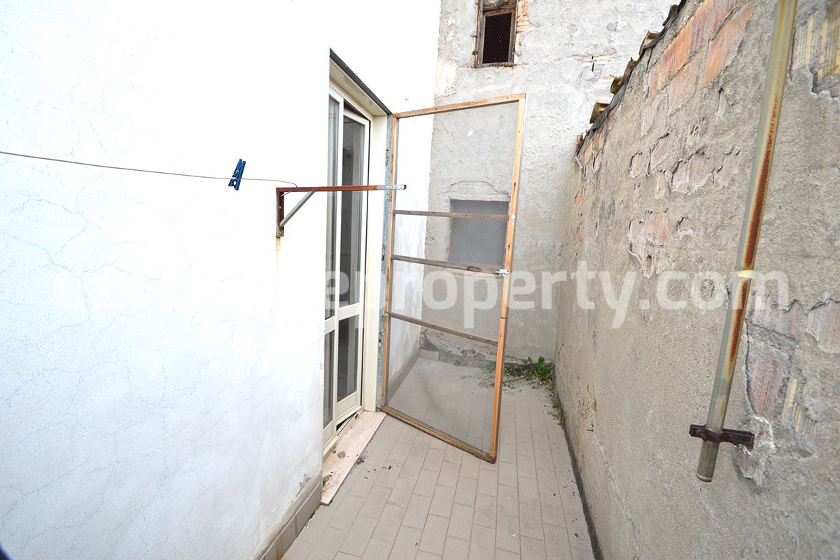 Buy a habitable property with terrace for sale in Italy - Molise 9