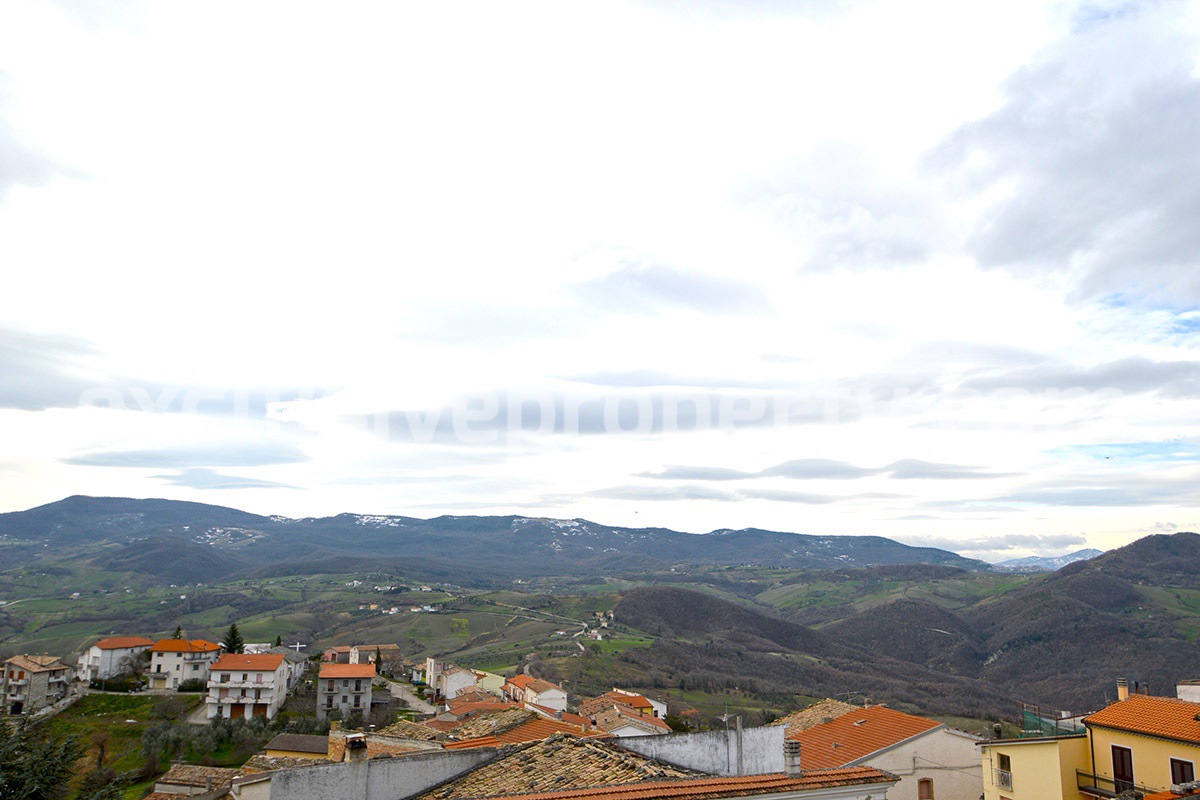 Buy a habitable property with terrace for sale in Italy - Molise 18